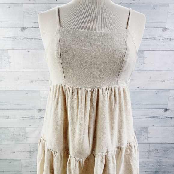 Lulus Tops - Lulu's Strap Back Linen Blend Spaghetti Strap Top XS Beautiful